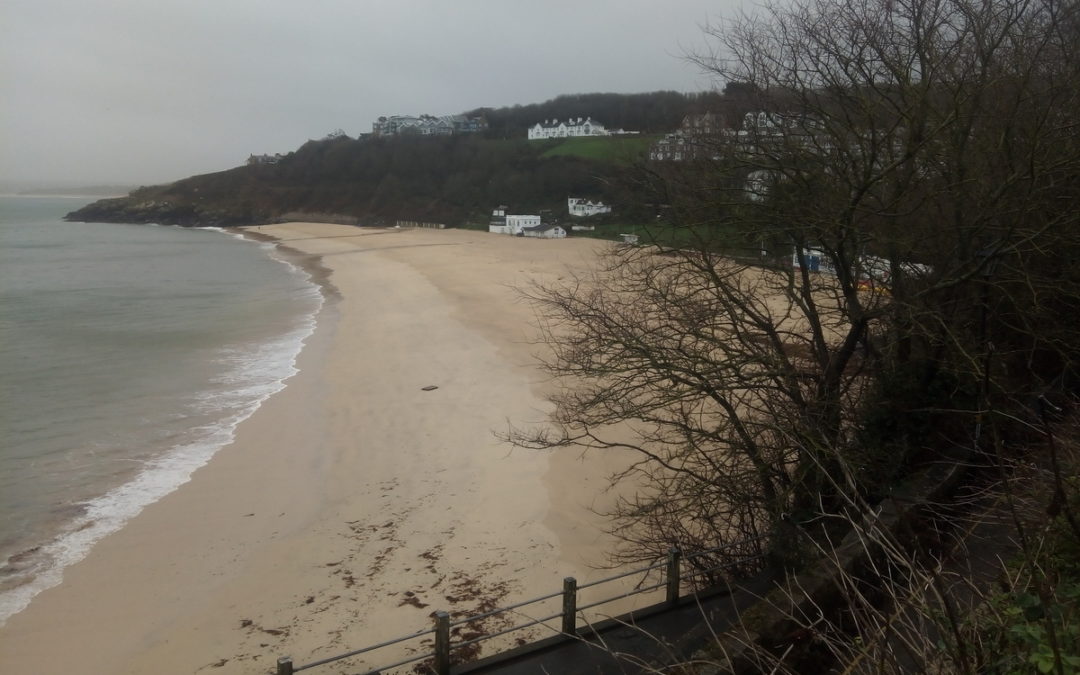 Walkers urged to stay away from Porthminster sinkhole