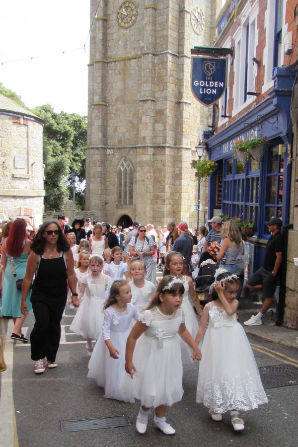 Knill maids high street